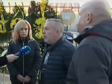 Футболни фенове от Пловдив на протест заради убийството на Тоско Бозаджийски