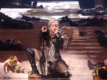 Само във Флагман.БГ! Вижте и чуйте прокобата на Мадона от най-голямата световна сцена на Евровизия 2019