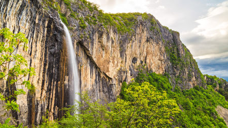 Кътче от Рая – водопадът Скакля