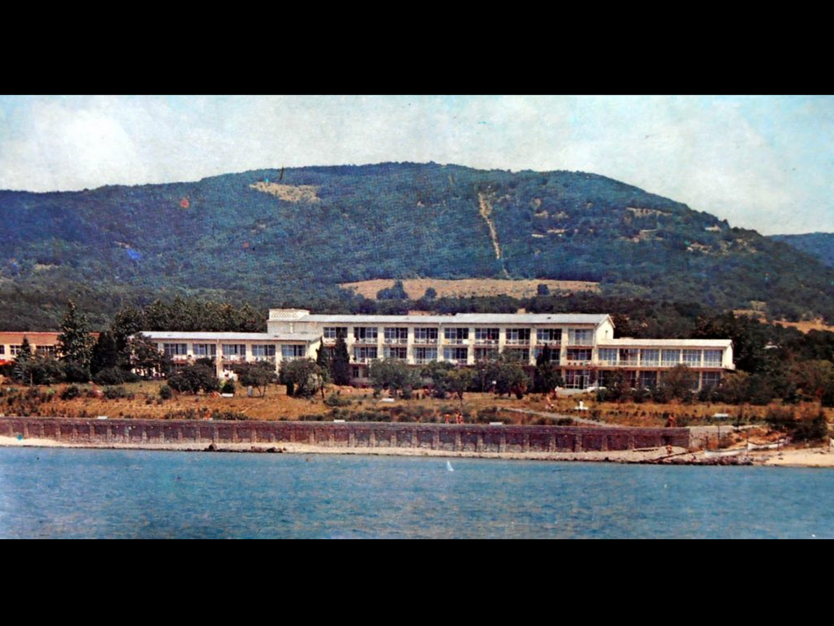 Imahme Unikalen Morski Sanatorium V Sveti Vlas Dnes Tam Se Izdiga Ogromen Hotel
