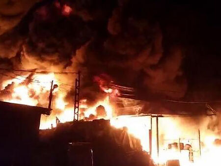 Огнен ужас в Айтос! За една нощ горяха склад, автомобил и жп гарата