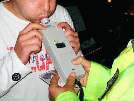 Бум на пияни шофьори в Бургаско: Карнобатлия заловен с 2,70 промила, рокер - 2,18 промила