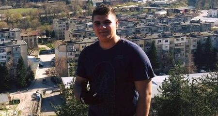 Ексхумираха починалия от COVID-19 младеж във Велико Търново