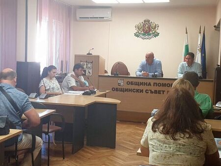 Кметът Иван Алексиев проведе среща с директорите на училища и детски градини по повод новата учебна година