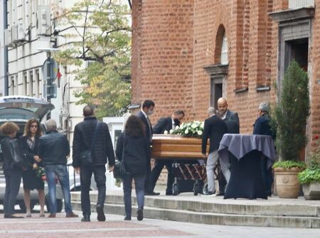 Защо ковчегът на Христо Сираков бе затворен и близките му решиха да кремират тялото