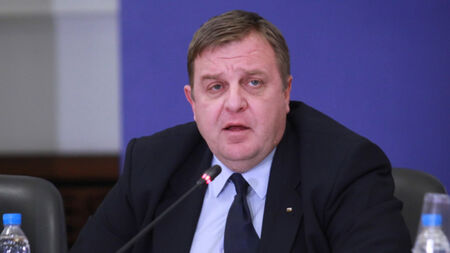 Каракачанов: Не бих нарекъл раздялата с НФСБ развод - това е естествен ход на събитията