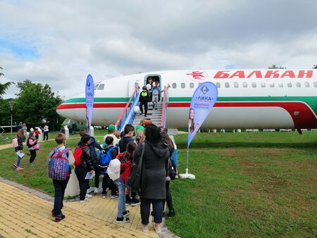Авиомузей Бургас и лаборатория „ЛИНА” подариха вълшебен 1-ви юни на малчуганите