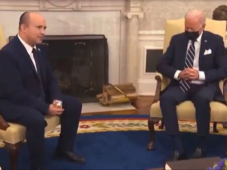Джо Байдън заспа на среща с израелския премиер