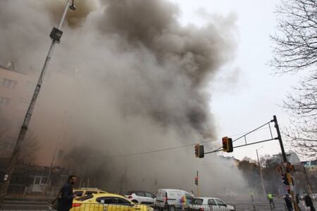 Огромен пожар в Син Сити в София (ВИДЕО)