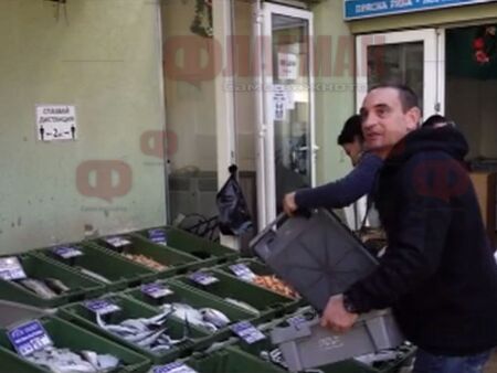 Шарани скачат на пазара в Бургас, чернокопът поевтинял двойно