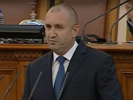 Румен Радев полага клетва за втори мандат