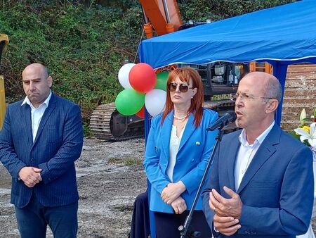 Паметен ден за Китен: Как областен управител и двама кметове реализираха една 30-годишна мечта (СНИМКИ/ВИДЕО)