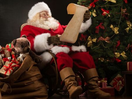 Германският Дядо Коледа вече отговаря на децата и на украински