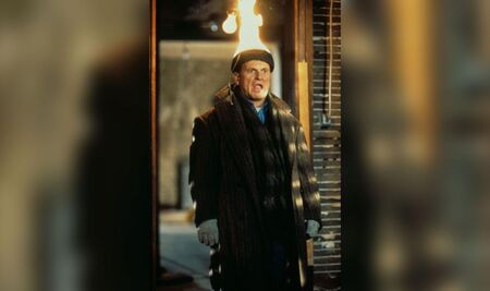 Главата на актьора Джо Пеши наистина се подпалила в една от сцените на "Сам вкъщи 2" (ВИДЕО)