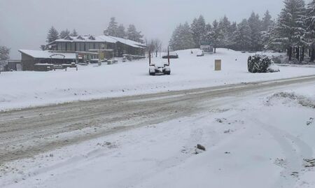 Сняг вали на проходите Шипка и Хаинбоаз, пътищата са почистени