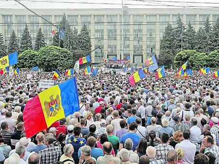 Молдова на прага на гражданска война заради конфликта в Украйна