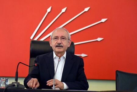 Кандидатът на опозицията в Турция води с 10% пред Ердоган за изборите през май