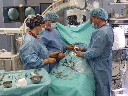Екип от неврохирурзи от "Сърце и Мозък" Бургас спасиха двама пациенти с животозастрашаващи травми