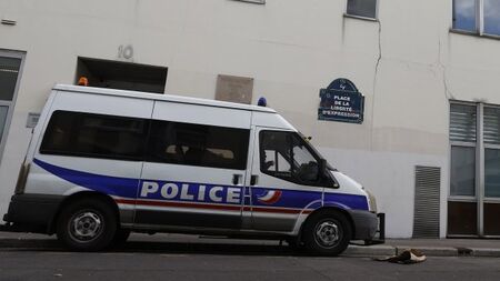 Мъж намушка най-малко 6 деца във Франция, ранен е и възрастен