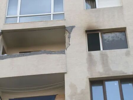 Мъж скочи от терасата на горящ апартамент в София и загина
