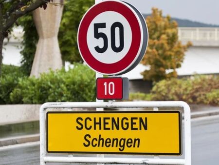 Евродепутати зоват за приемане на България и Румъния в Шенген