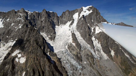 Топящ се ледник "върна" алпинист, изчезнал преди 37 години