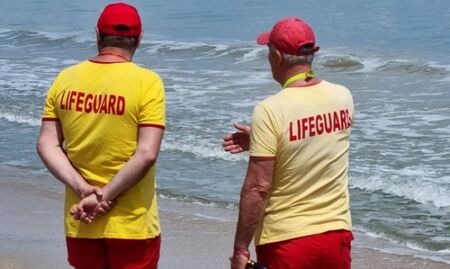 Спасителите по морето искат плажна полиция, не им се разправяло с агресивни туристи