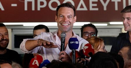 Новият лидер на гръцката "Сириза" влиза в казармата