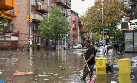 Ню Йорк е под вода, обявиха бедствено положение