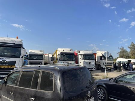 Спряха движението на тежкотоварни автомобили по пътя Загора-Димитровград заради протестите