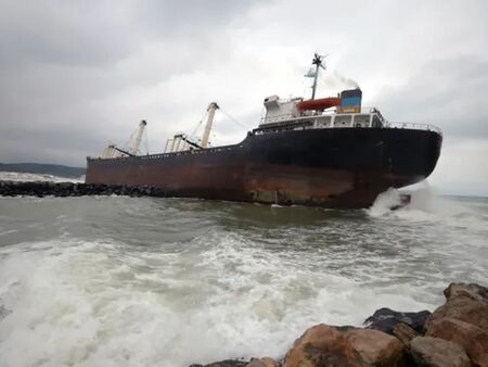 Турски товарен кораб потъна в Черно море