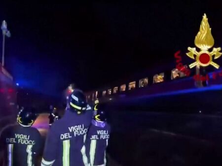 Два влака се сблъскаха в Италия, 17 ранени