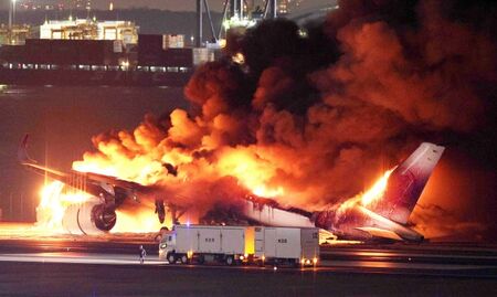 Петима са загинали при самолетната катастрофа в Япония