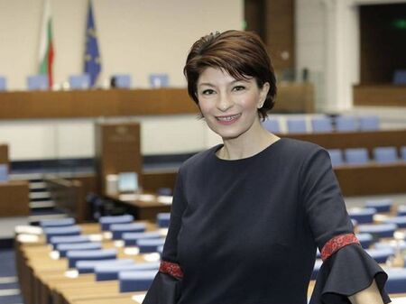 ГЕРБ ще номинира Деси Атанасова за Конституционния съд?