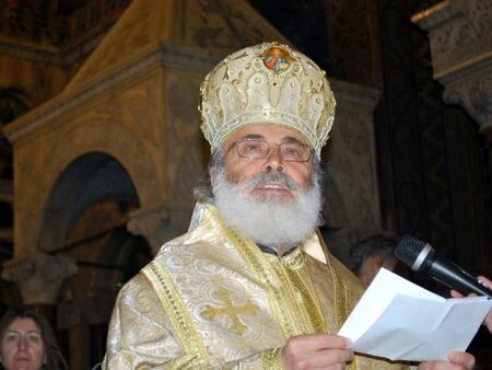 Четвърти владика се обяви срещу наредбата на Светия Синод: Комунизмът няма място в Църквата