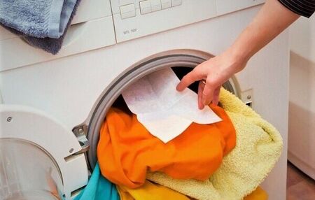 Всеки път, когато пера, пускам по една мокра кърпичка в пералнята