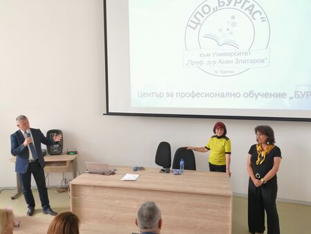 Подготовката на парамедици в Университет „Проф. д-р Асен Златаров” се поема от нов Професионален център