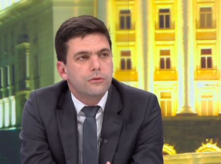 Ще хвърлим държавата в още по-голям хаос, ако гласуваме вот на недоверие срещу кабинета "Главчев", смята Никола Минчев