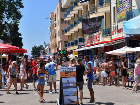 Търсят спешно продавачи и служители в хотелиерството по Черноморието