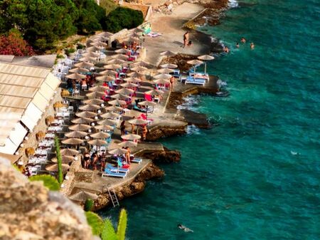 Сериозен недостиг на работна ръка в туризма и в Гърция