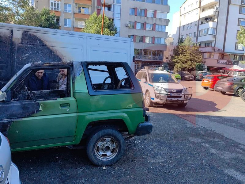 Горящ като факла джип Дайхацу вдигна на крак пожарна и полиция в Бургас