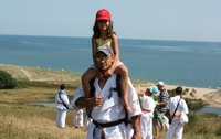 Габи с баща си Борислав Калчев, който е инструктор по бойни изкуства
