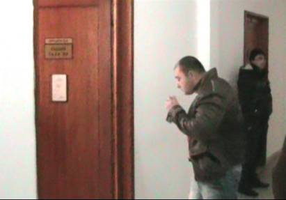[ВИДЕО] Съдия Марков не допуска журналисти на открит процес