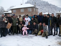 А това са участниците с истинските им лица