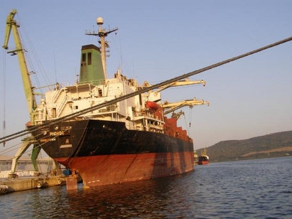Изпитването на корабните горива вече ще става и в Бургас