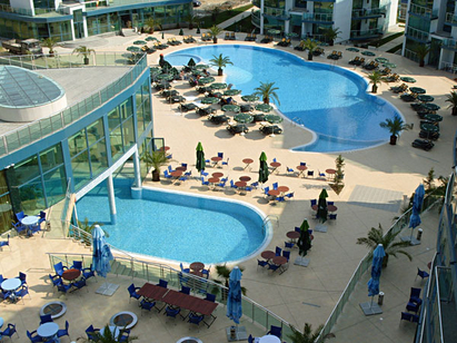 Сибанк продава хотелския комплекс на Камберов в Приморско за близо 18 милиона