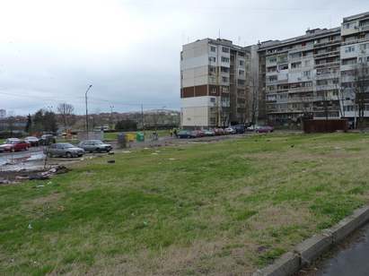 Масирано премахват незаконните гаражи в „Меден рудник”