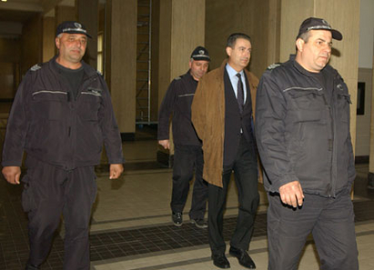 Гавра със съдия Вълков – пускат го от ареста, арестуват го на летището