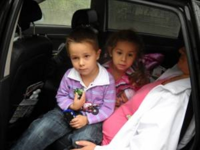 Деца от Ахелой и Страцин заложници на политически сметки