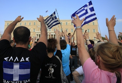 Нови 12 млрд. европомощ за Гърция през юли